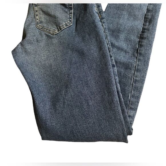 Zara skinny frayed jeans size Zara 9 inch rise
26 length
15 hips
26 waist - Picture 11 of 11